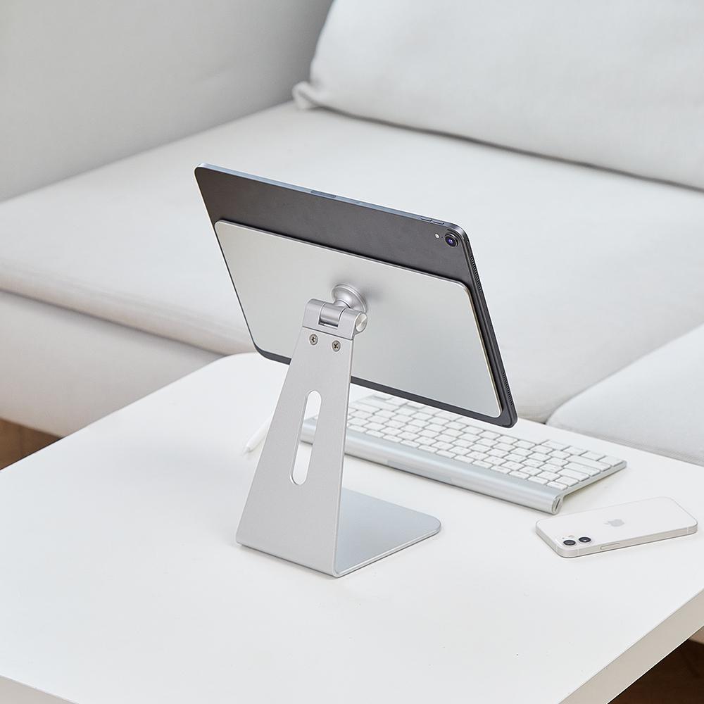 Eyes 11  iPad Pro Stand - (11")